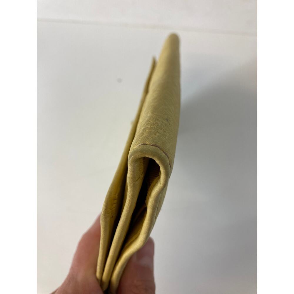 FOSSIL LARGE YELLOW SMOOTH LEATHER WOMENS WALLET - Picture 7 of 16